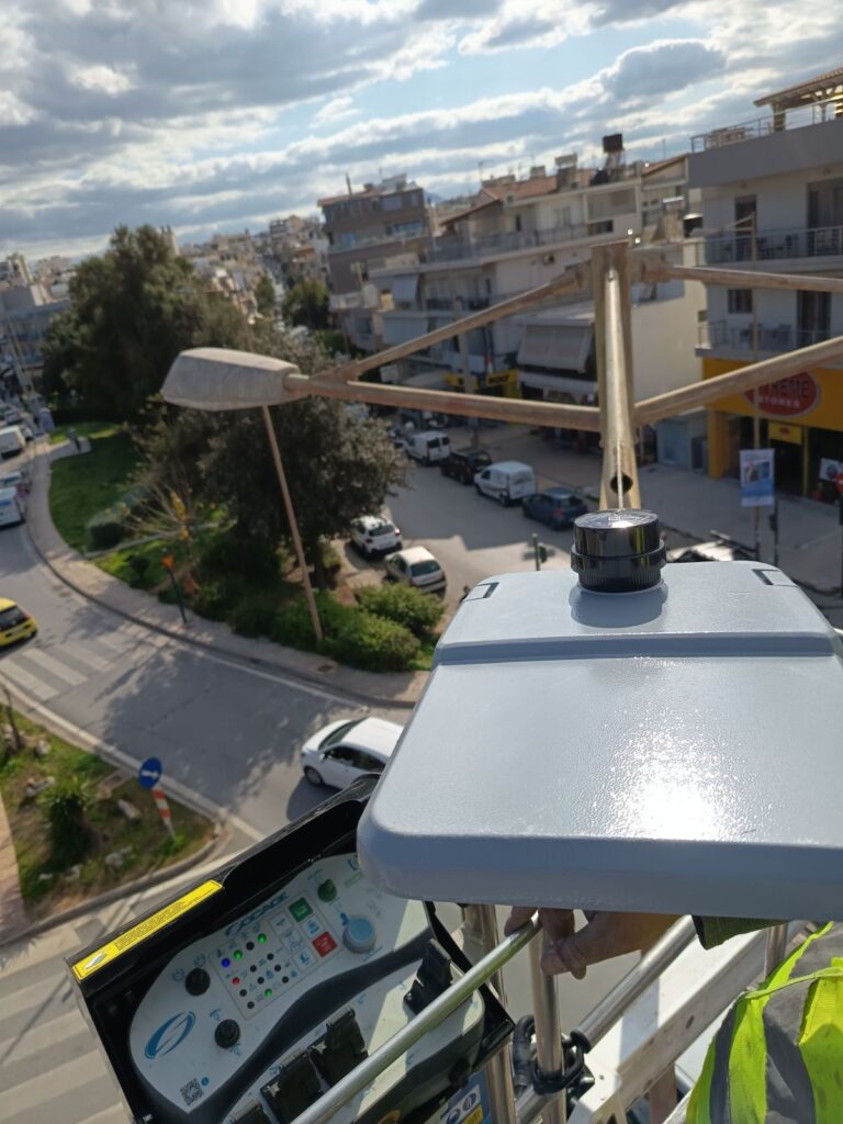 Τοποθέτηση φωτιστικών οδικού φωτισμού στον Δήμο Ηρακλείου Κρήτης - GREEN EDGE